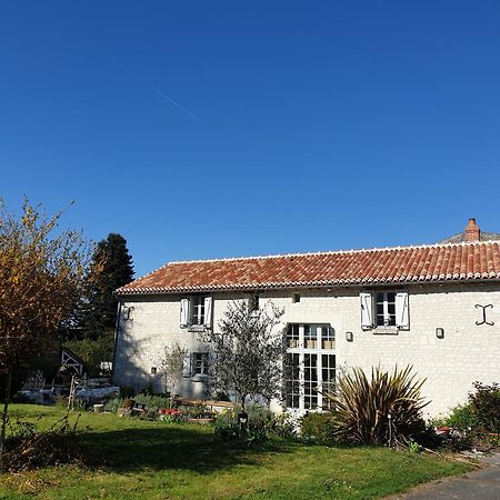 La Tour Du Raygnier Panzió Verneuil-le-Chateau Kültér fotó